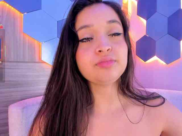 MiaKay webcam