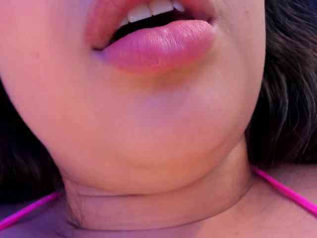 MiaKay webcam