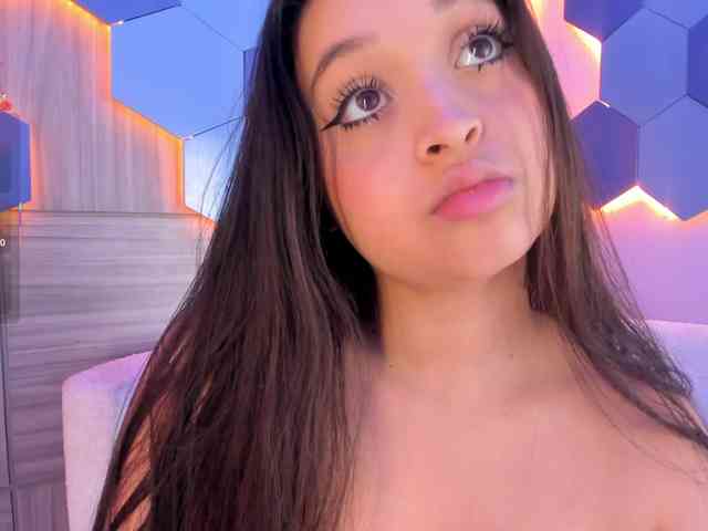 MiaKay webcam