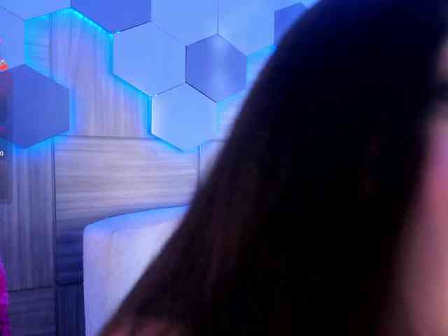 MiaKay webcam
