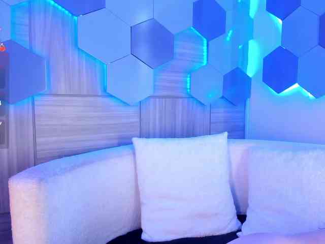 MiaKay webcam