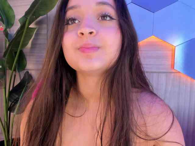 MiaKay webcam
