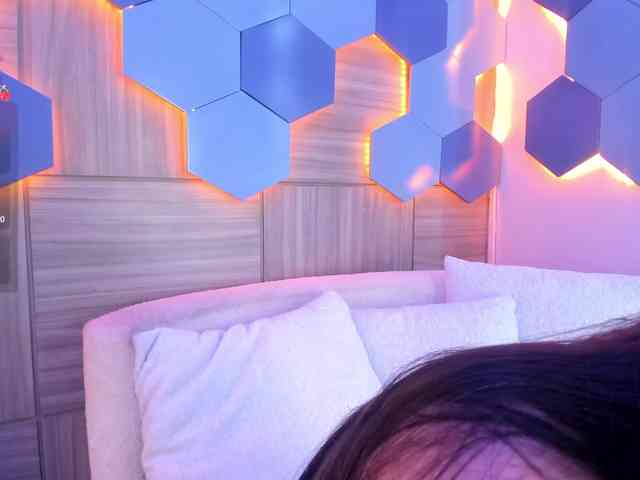 MiaKay webcam