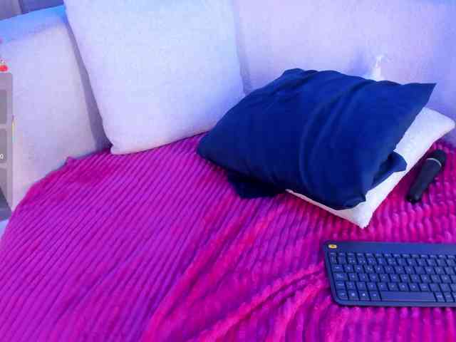 MiaKay webcam