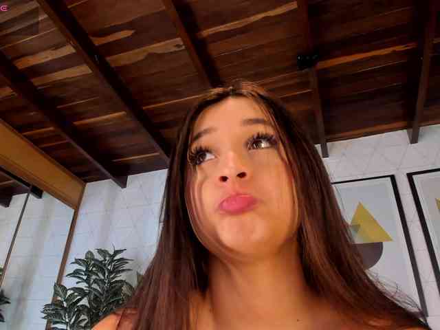 MiaKay webcam