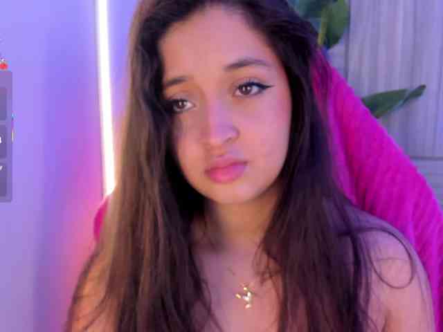 MiaKay webcam