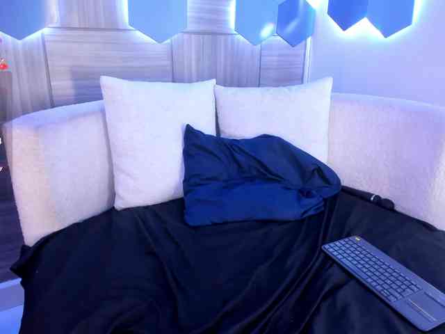 MiaKay webcam