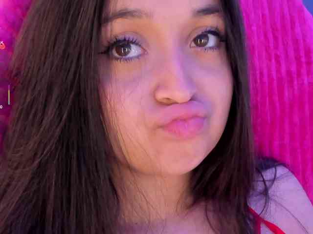 MiaKay webcam