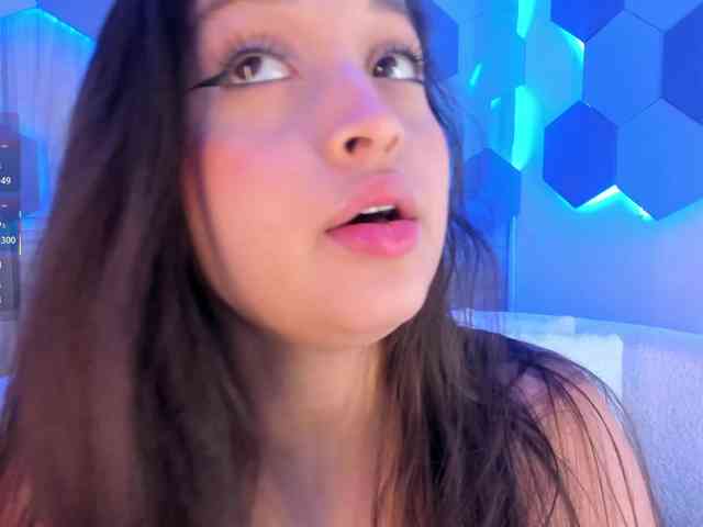 MiaKay webcam