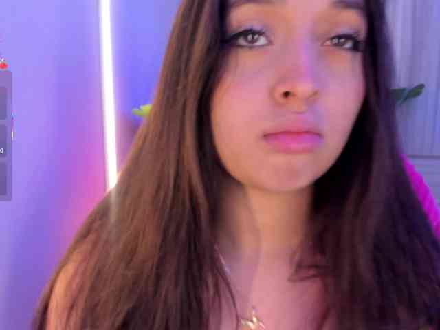 MiaKay webcam