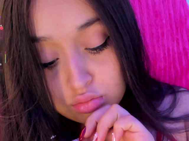 MiaKay webcam