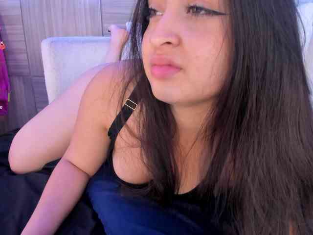 MiaKay webcam