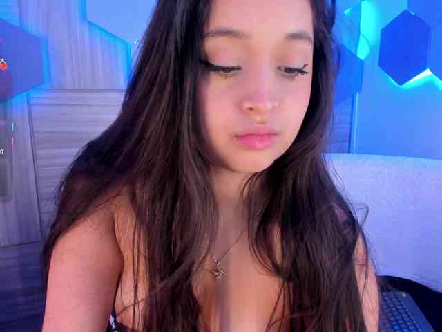 MiaKay webcam