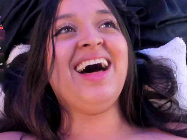 MiaKay webcam