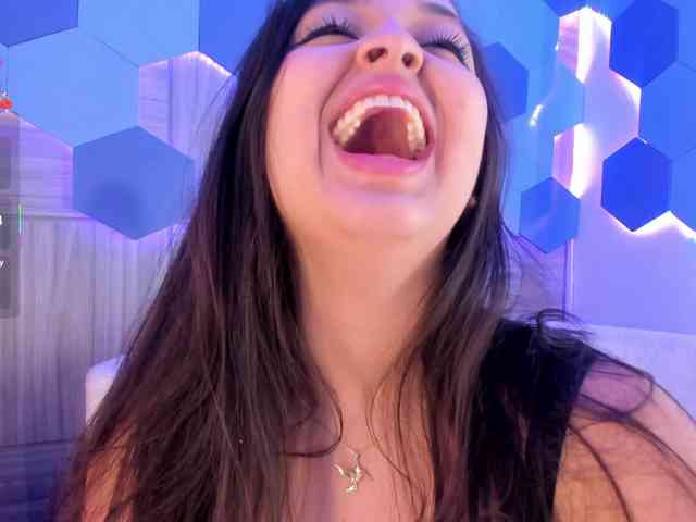 MiaKay webcam