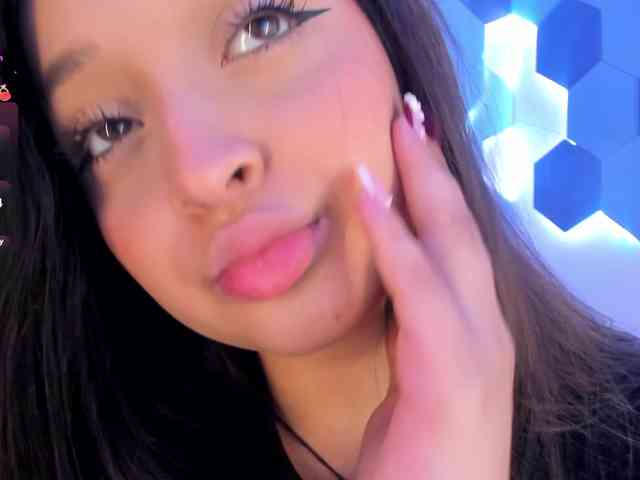 MiaKay webcam