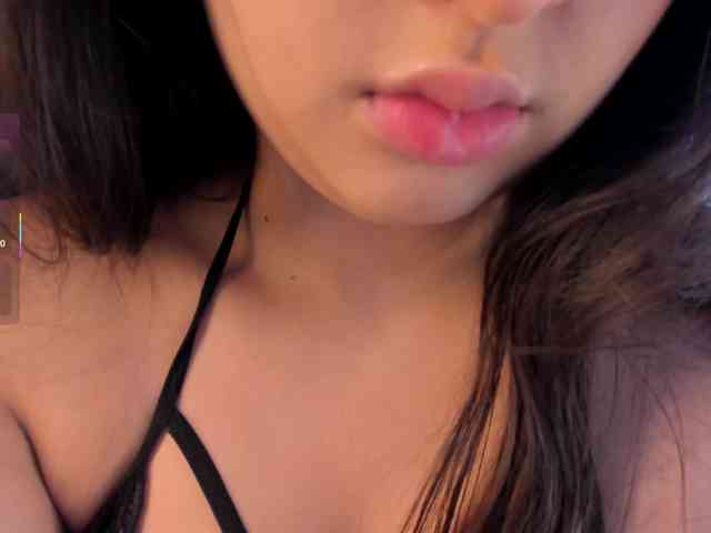 MiaKay webcam