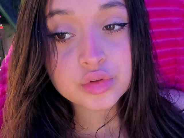 MiaKay webcam