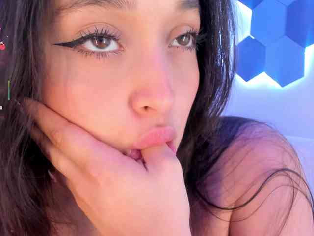 MiaKay webcam