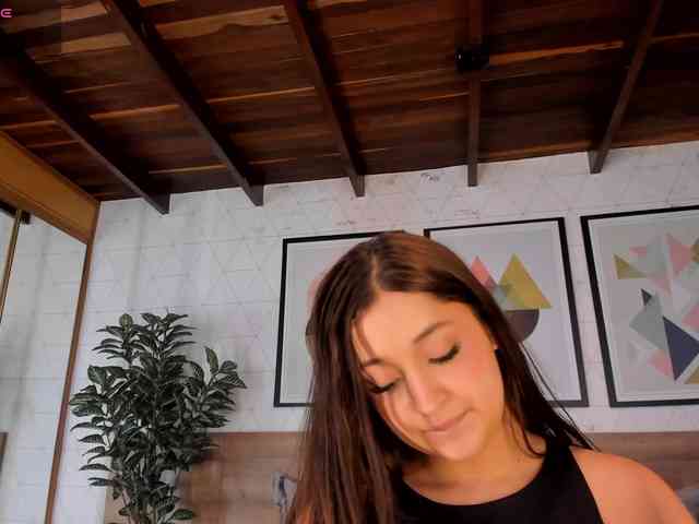 MiaKay webcam