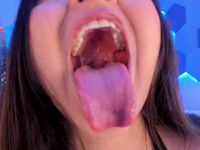 MiaKay webcam