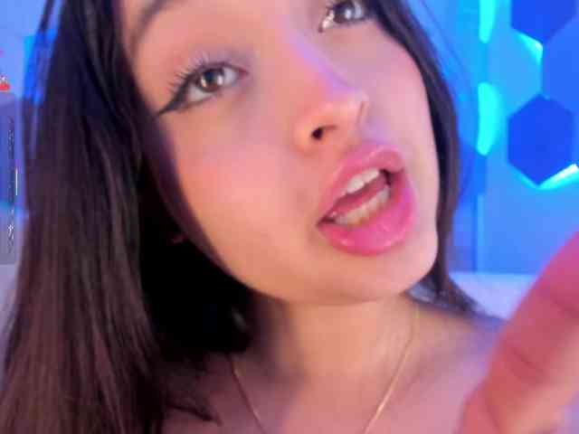 MiaKay webcam