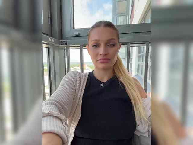 Manymoney1 webcam