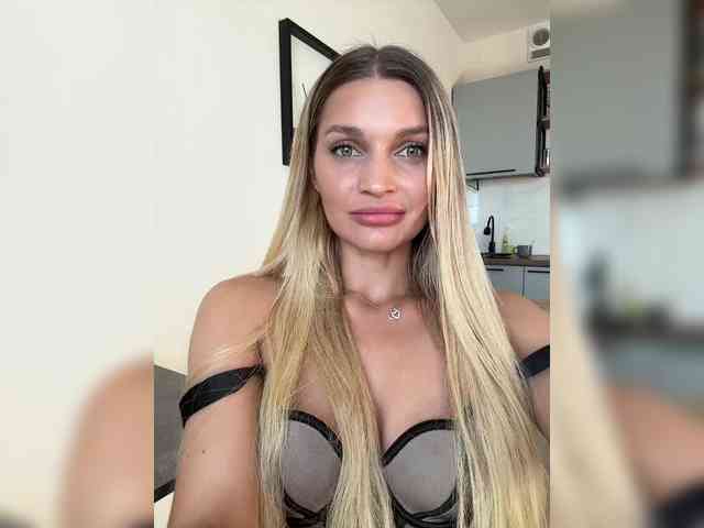 online nude webcam Manymoney1