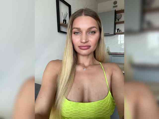 private live show Manymoney1