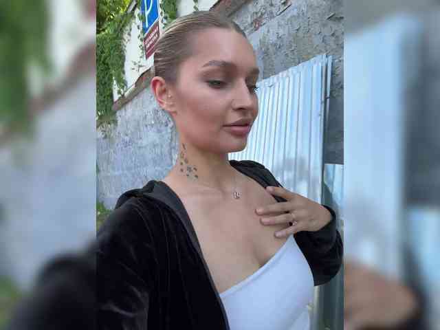 Manymoney1 webcam