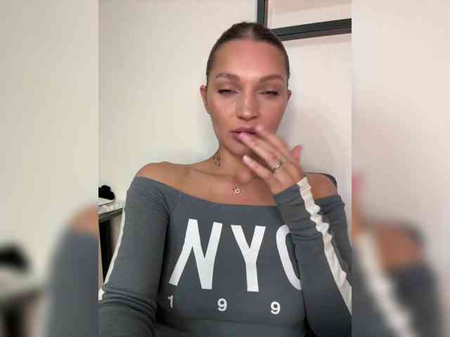 Manymoney1 webcam