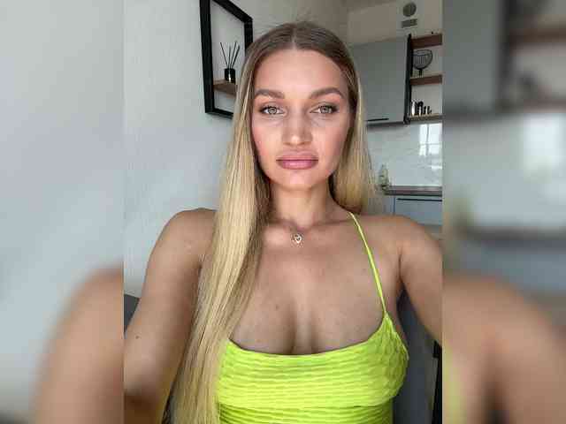 private live show Manymoney1