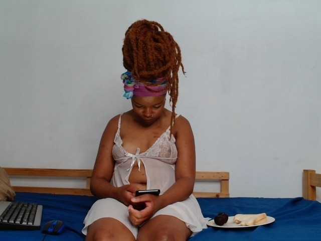 KinkyP696 webcam bongacams model stream image