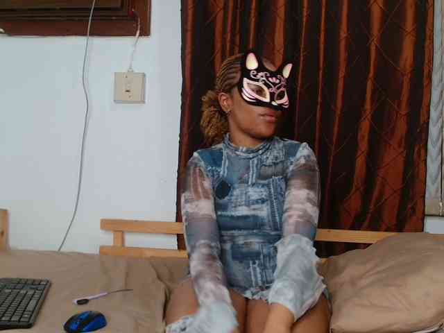 KinkyP696 webcam