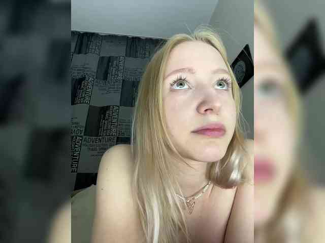 BLONDINO4KA Live Webcam on BongaCams