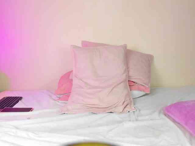 nahomys-kym Live Webcam on BongaCams