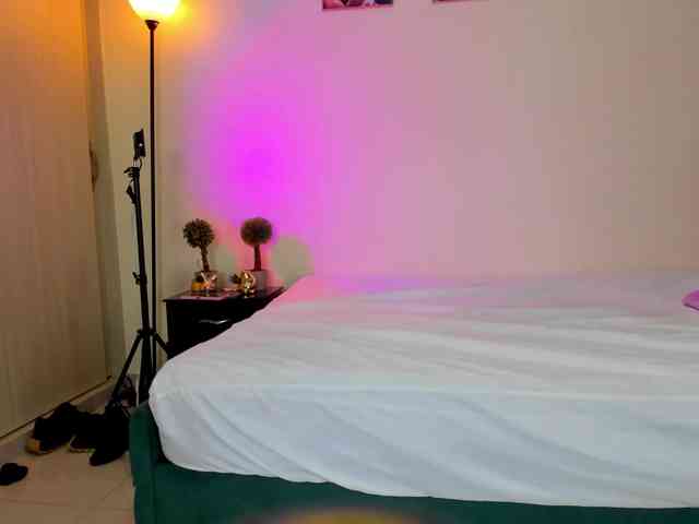 nahomys-kym Live Webcam on BongaCams