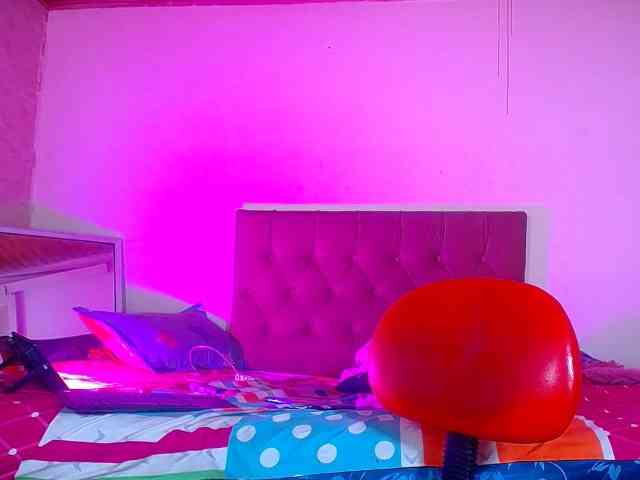 EnmaGill Live Webcam on BongaCams