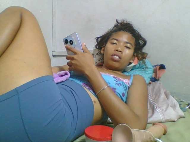 Bayranshsexy, une amatrice française avec qui discuter et avoir du sexe