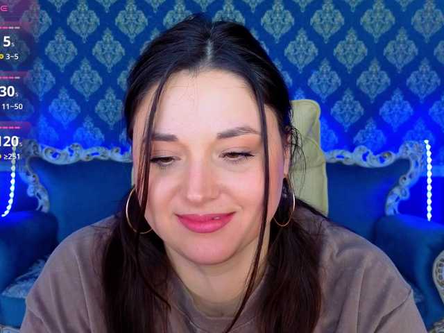 AfinaLin's BongaCams show and profile