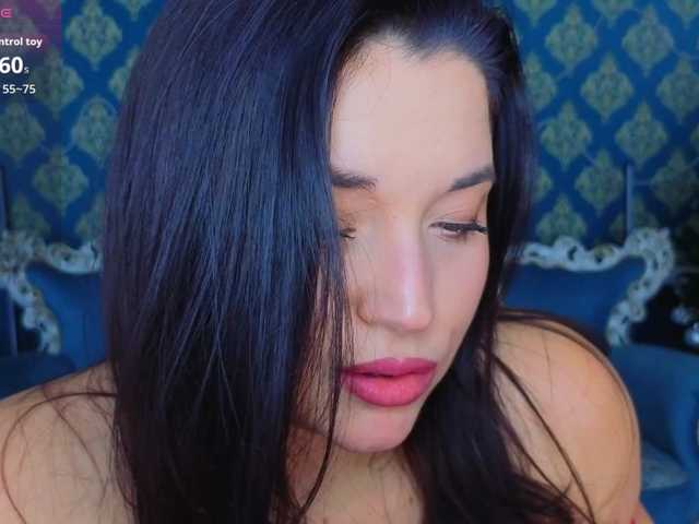 AfinaLin's BongaCams show and profile