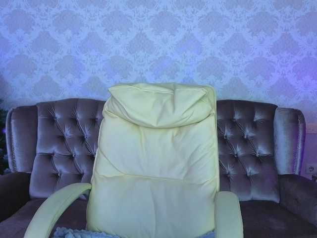 AfinaLin's BongaCams show and profile