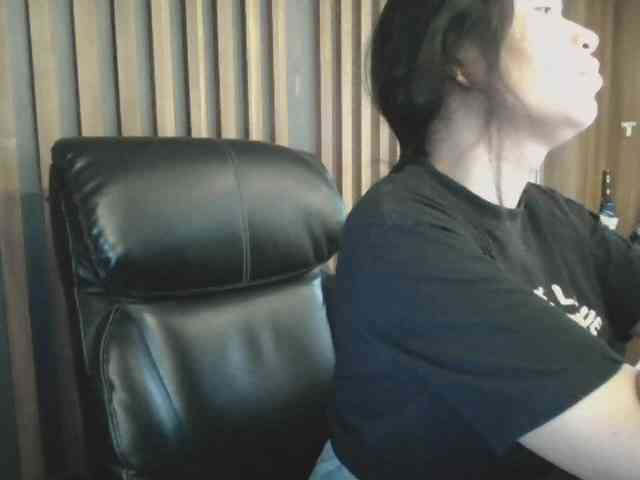 sara-kimoo Live Webcam on BongaCams