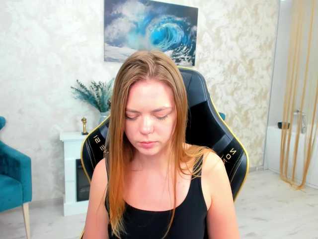 Strawberrye's BongaCams show and profile