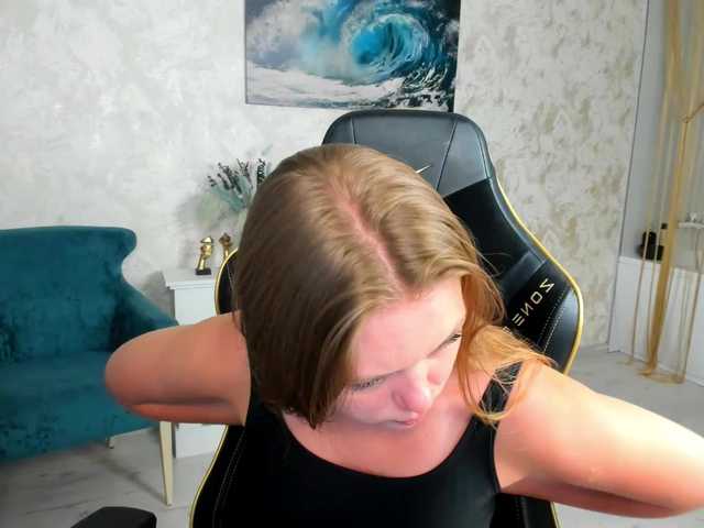 Strawberrye's BongaCams show and profile