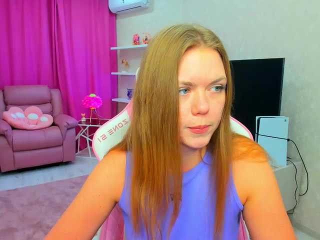 Strawberrye's BongaCams show and profile