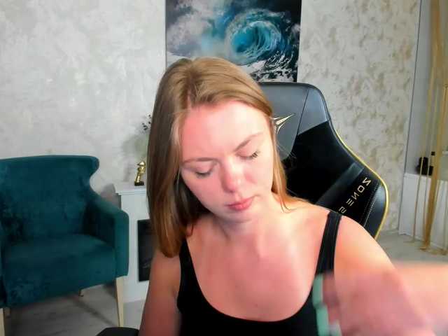 Strawberrye's BongaCams show and profile