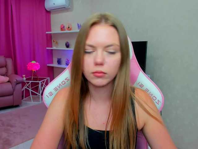 Strawberrye's BongaCams show and profile