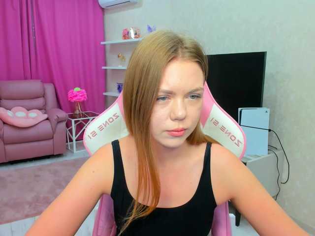 Strawberrye's BongaCams show and profile