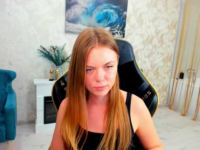 Strawberrye's BongaCams show and profile